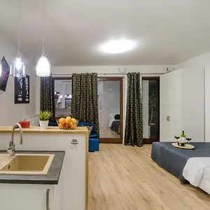  Апартаменты Stylish Near Arkadia